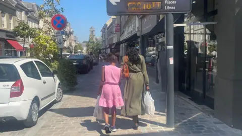 Mother and daughter in Soissons