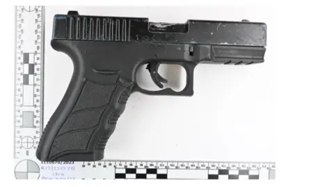 Met Police  A converted handgun