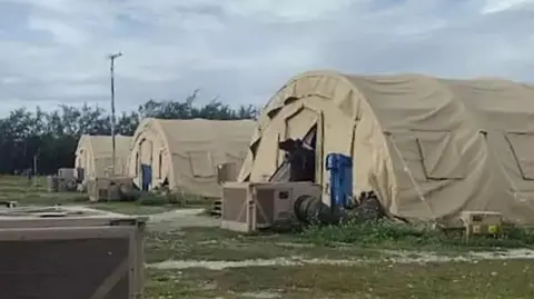 Handout Diego Garcia housing tents