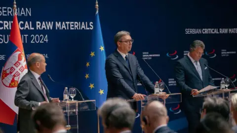  Vladimir Zivojinovic / AFP Germany's Federal Chancellor Olaf Scholz, Serbia's President Aleksandar Vucic and Vice President of the European Commission, Maros Sefcovic