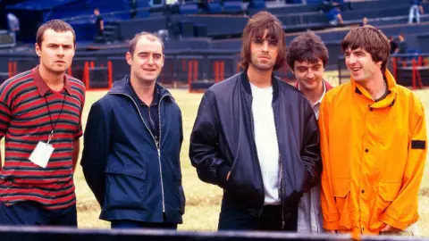 Getty Images  Alan White, Paul 'Bonehead' Arthurs, Liam Gallagher, Paul 'Guigsy' McGuigan, Noel Gallagher