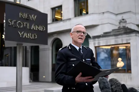 Reuters Sir Mark Rowley, Metropolitan Police Commissioner outside New Scotland Yard